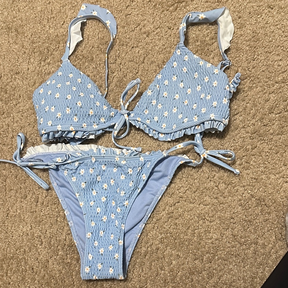 Hollister Daisy Smocked Tie-Side Bikini